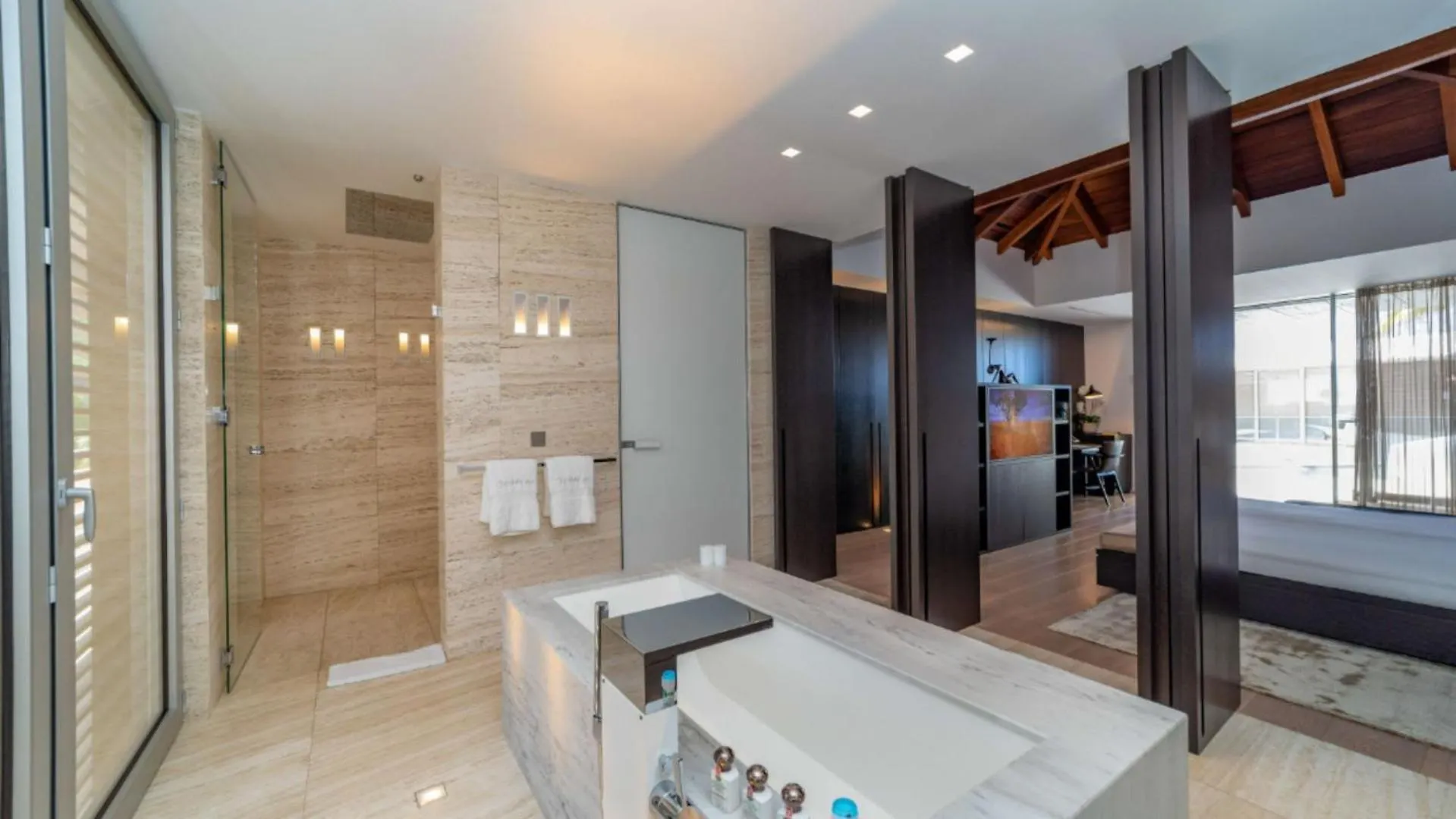 Deluxe Ocean Feels Villa In Flamands Beach