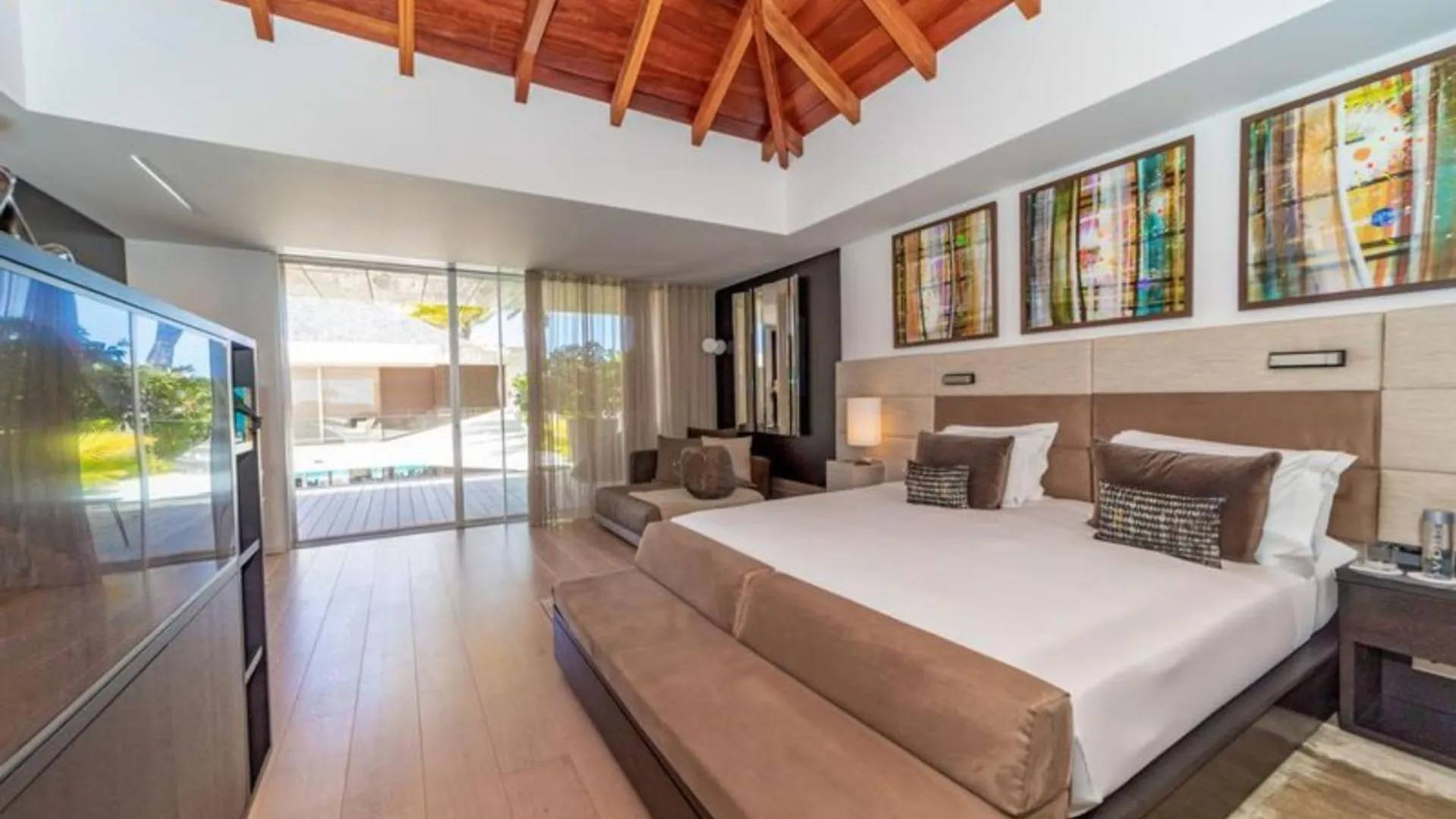Deluxe Ocean Feels Villa In Flamands Beach