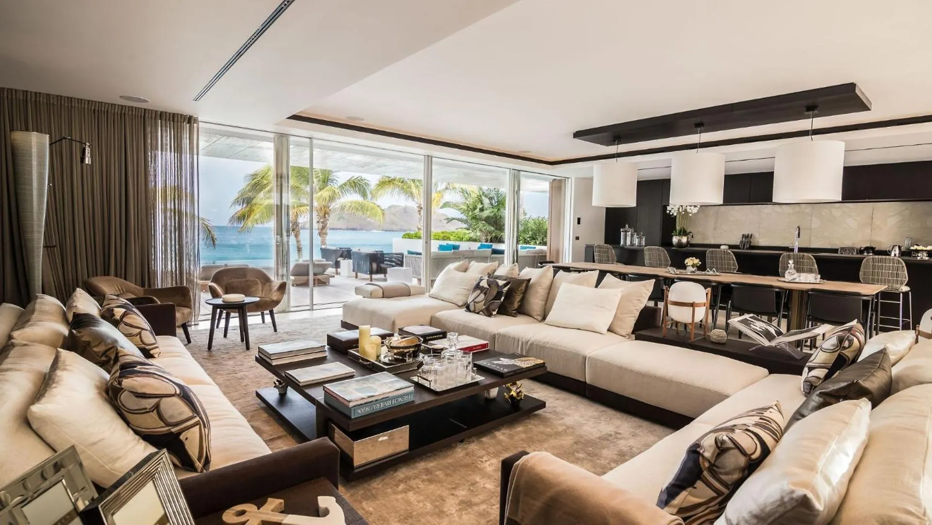 Deluxe Ocean Feels Villa In Flamands Beach
